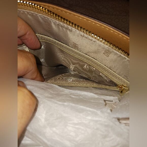 NWT DKNY Handbag  - Picture 13 of 16